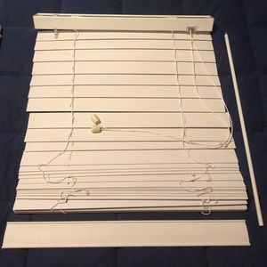 Heavy duty/quality white mini blind